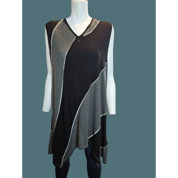 2/$35 Asymmetrical Black & Gray Sleeveless Lagenlook Tunic Top By POL Womens S - Picture 6 of 8